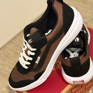 Mens  VANS Range Sneakers USA 10